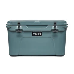 Yeti Tundra 45 Cooler -On Running Store 190394 RiverGreen Cooler Studio Dealers 45 River Green Front 2400x2400 1