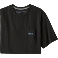 Patagonia Men's P-6 Label Pocket Responsibili-Tee -On Running Store WBS21 37406 BLK d147bd13 aef2 4bbc b227 d18576435ee6