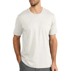 Men's Bamboo Heritage Pocket Tee -On Running Store heritage pocket tee white cap men top 1